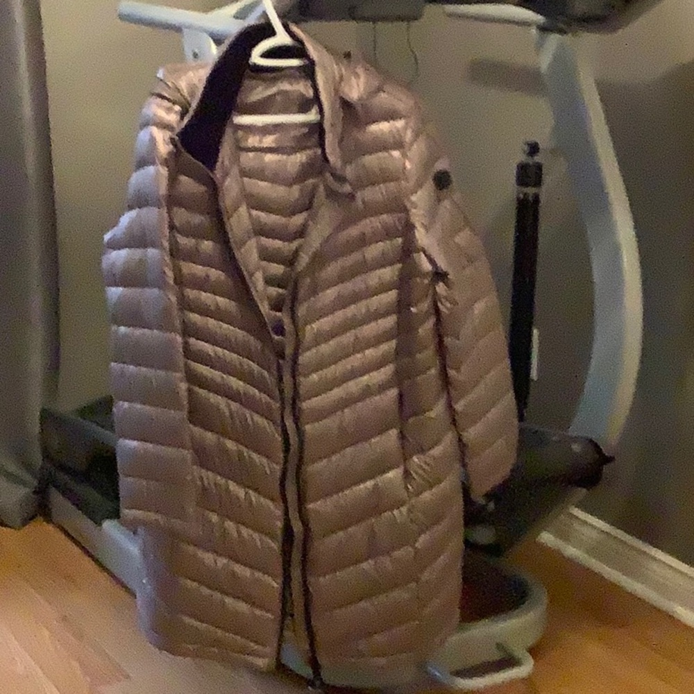 COPY - Brand new puffer with detachable hood XL